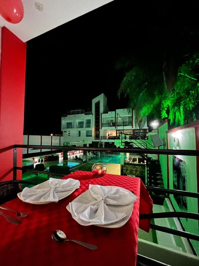 Отель Bora Bora Adults Only Мельгар Экстерьер фото